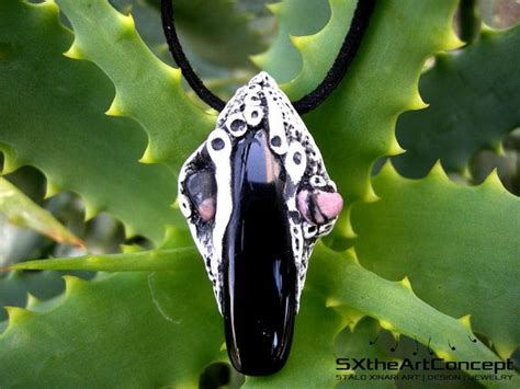 Pairing Your Onyx Amulet with Other Gemstones for Maximum Impact